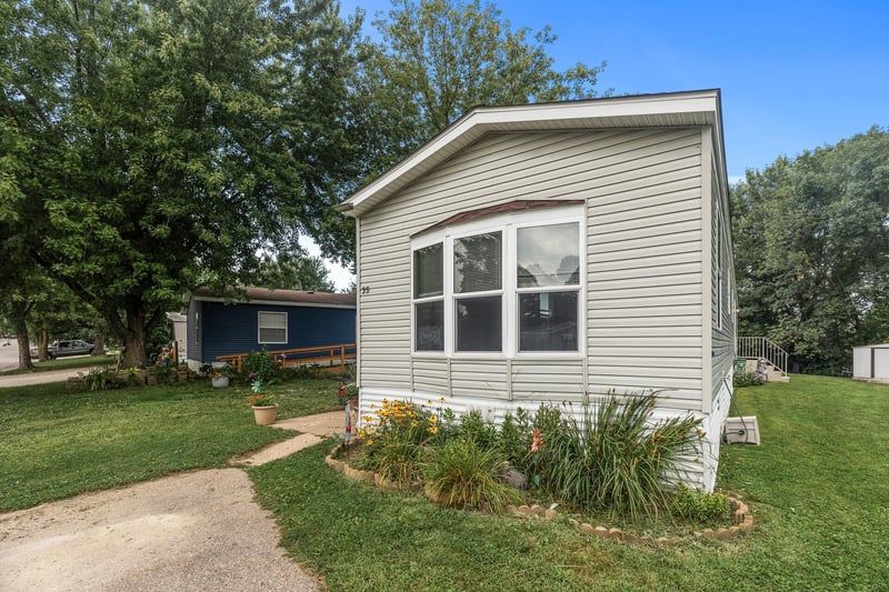 35 Riverside Terrace Dr, Watertown, MN 55388