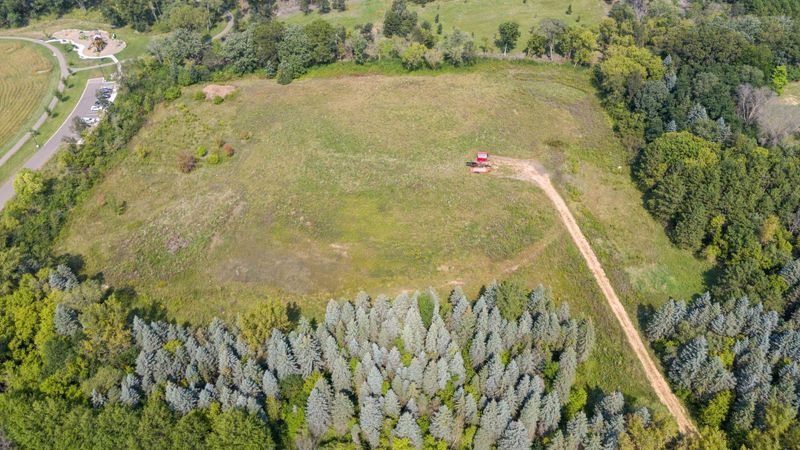 11530 Valley Creek Rd, Woodbury, MN 55129
