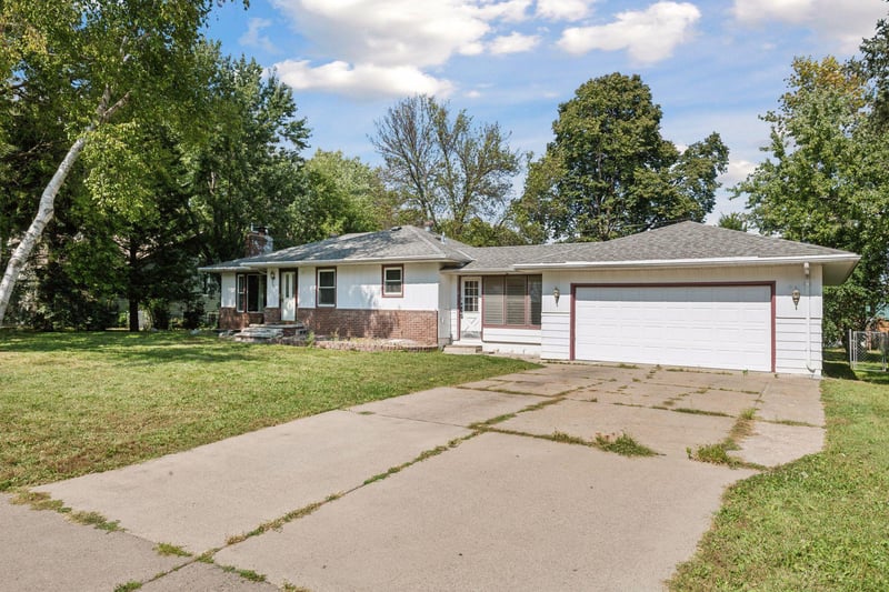 6916 Dutton Ave N, Minneapolis, MN 55428