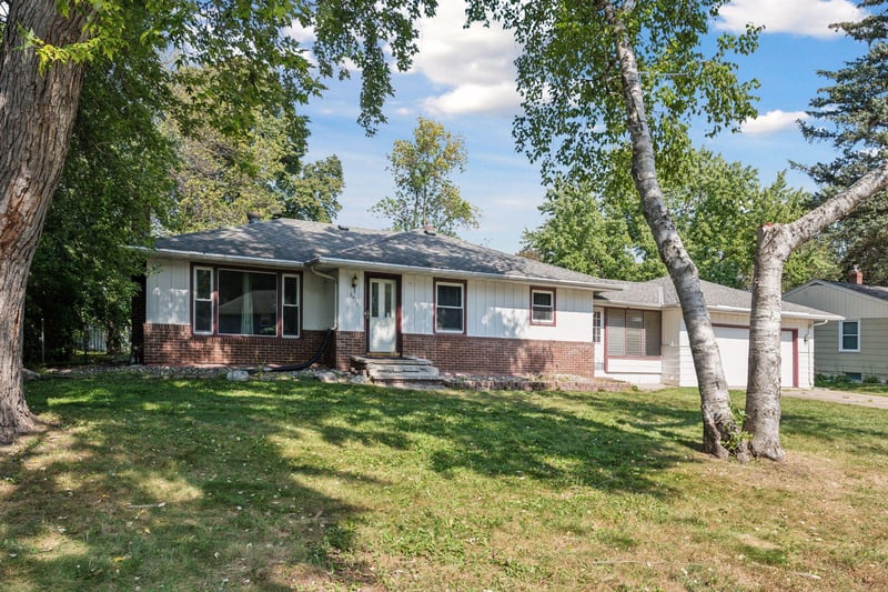 6916 Dutton Ave N, Minneapolis, MN 55428