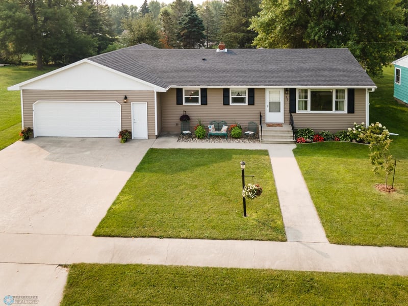 357 3rd St E, Halstad, MN 56548