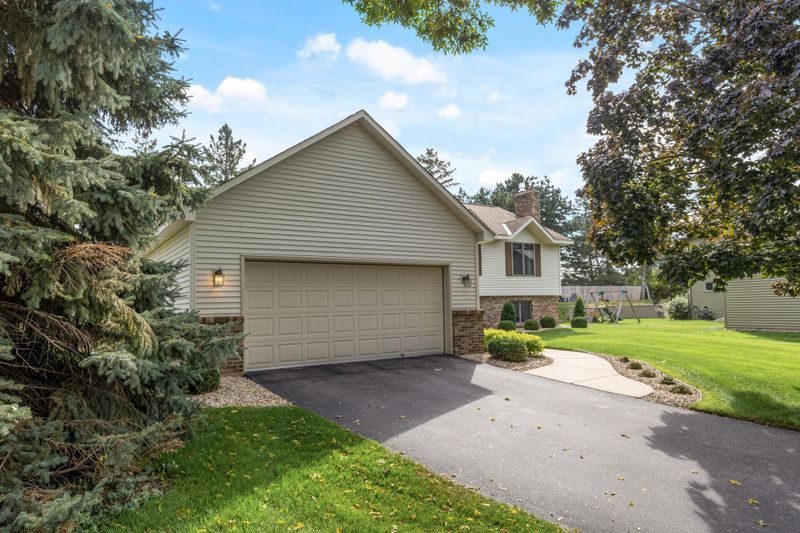8907 Vincent Pl, Minneapolis, MN 55431