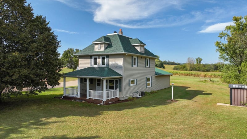 28282 W Us Highway 10, Eleva, WI 54738