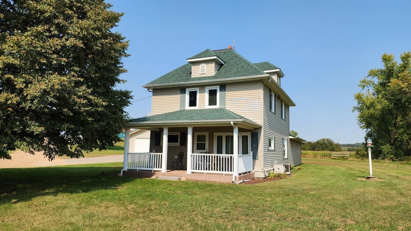 28282 W Us Highway 10, Eleva, WI 54738