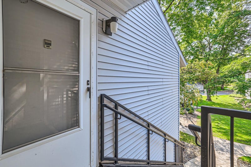 2284 Benson Ave #C, Saint Paul, MN 55116