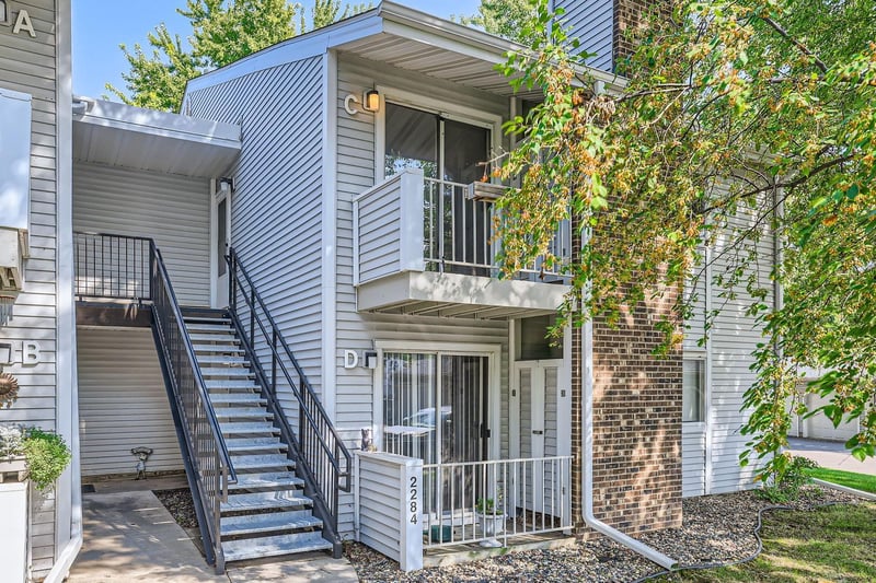 2284 Benson Ave #C, Saint Paul, MN 55116