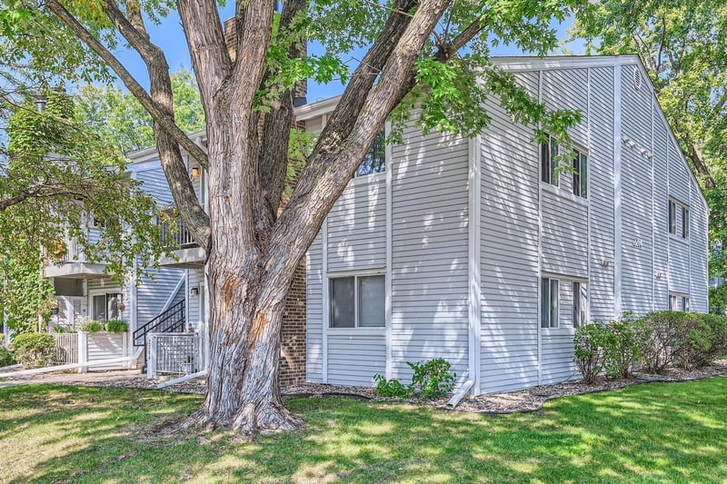 2284 Benson Ave #C, Saint Paul, MN 55116