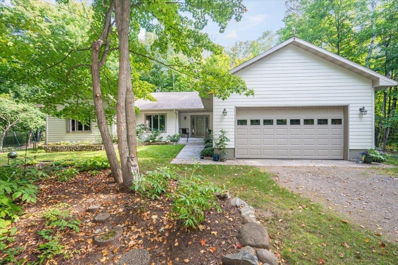 4062 Munger Shaw Rd, Duluth, MN 55810