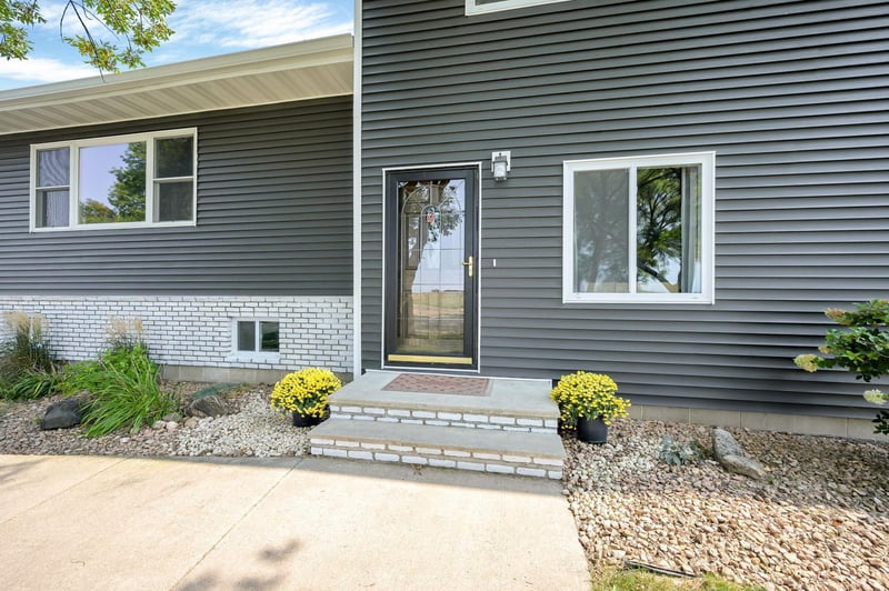 8488 377th Ave, Blue Earth, MN 56013