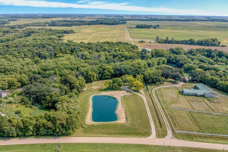 8488 377th Ave, Blue Earth, MN 56013