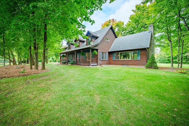 2925 Vega Ave, Mayer, MN 55360