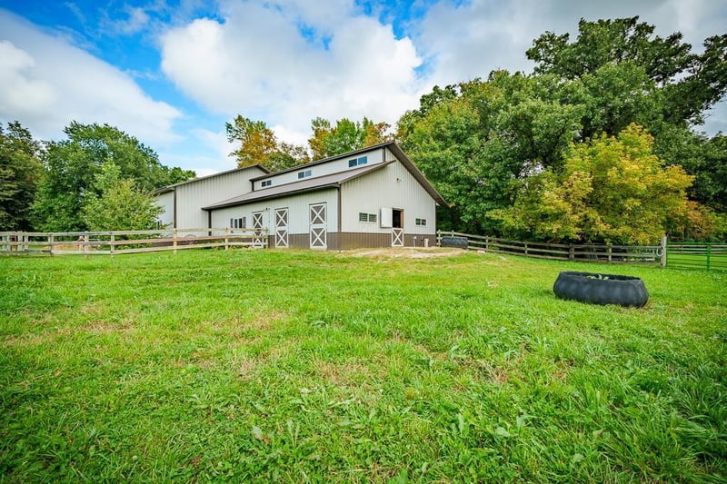 2925 Vega Ave, Mayer, MN 55360