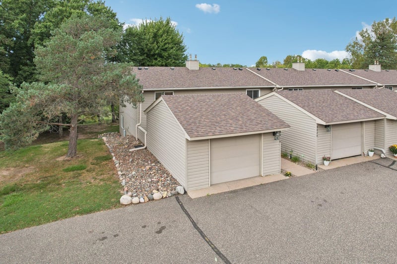 3010 Lisbon Ave N, Lake Elmo, MN 55042