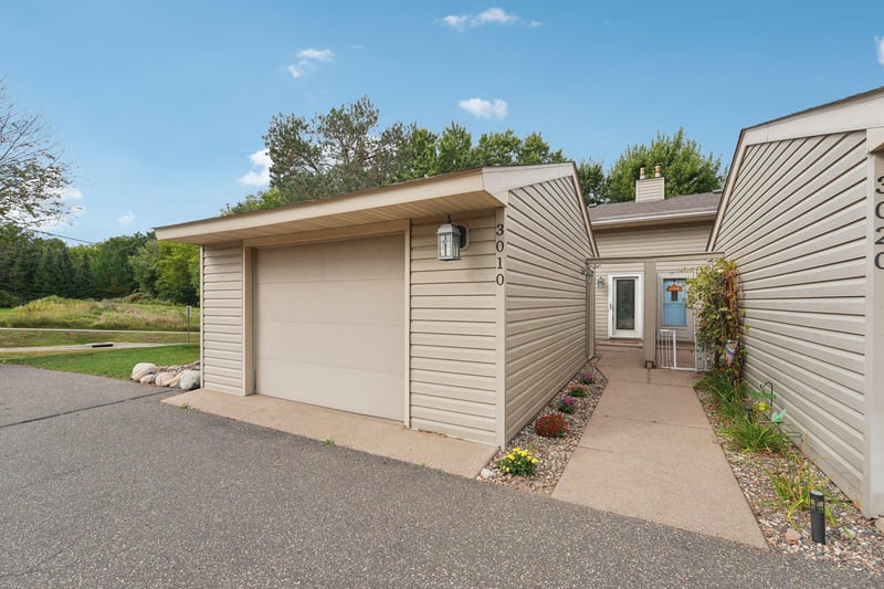 3010 Lisbon Ave N, Lake Elmo, MN 55042