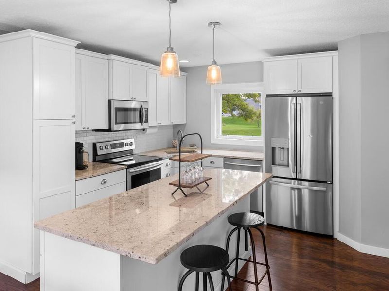 4520 Orchid Cir, Minneapolis, MN 55446