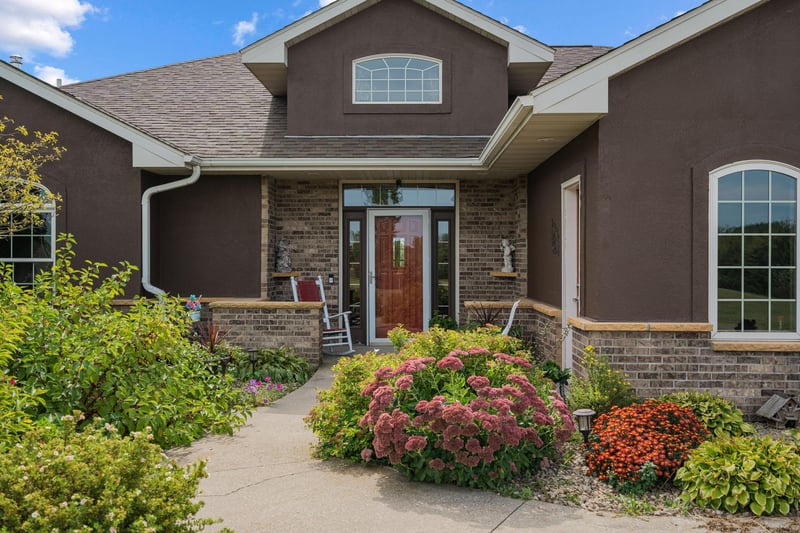 6485 SW 68th St, Owatonna, MN 55060