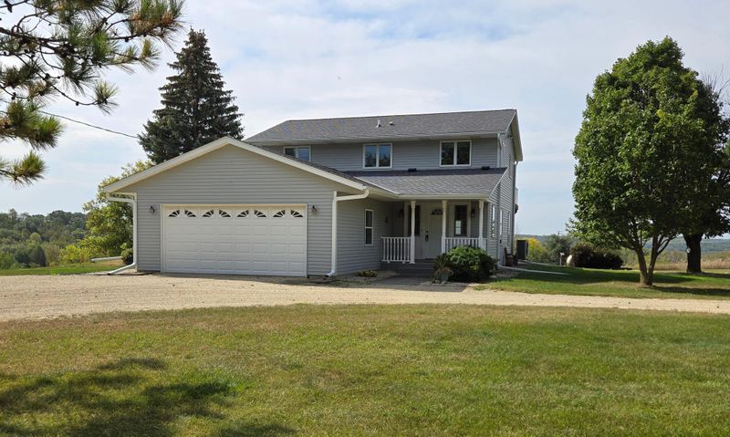 6762 Highview Rd, Cannon Falls, MN 55009