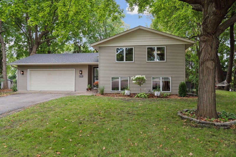 14215 37th Pl N, Minneapolis, MN 55447