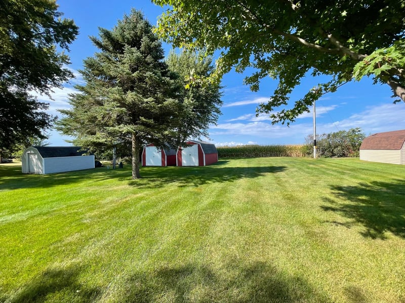 401 White St N, Comfrey, MN 56019