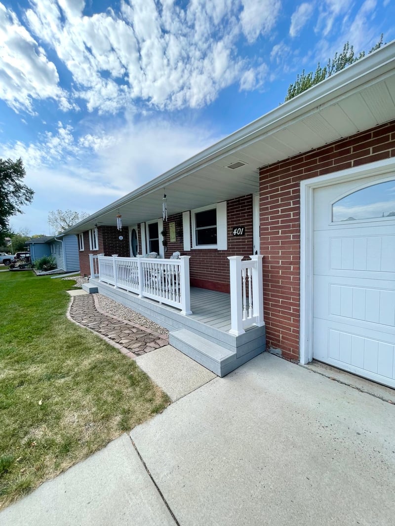401 White St N, Comfrey, MN 56019