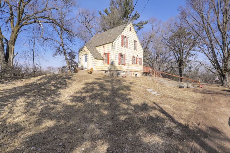 630 Maple Ave E, Mora, MN 55051