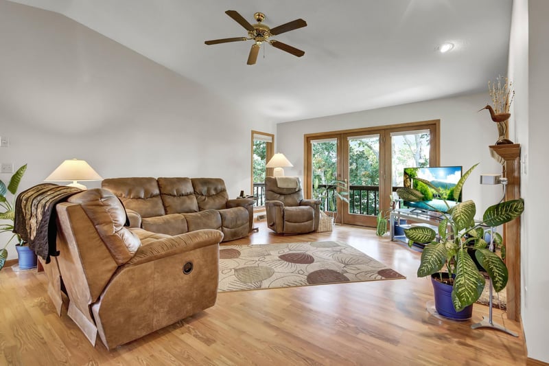 21068 Big Lake Rd, Richmond, MN 56368