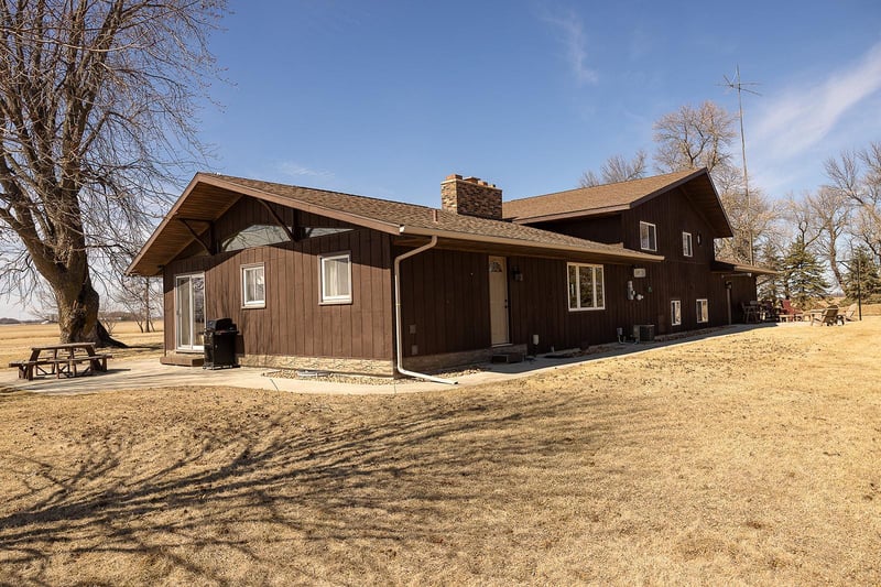 37654 295th St, Belgrade, MN 56312