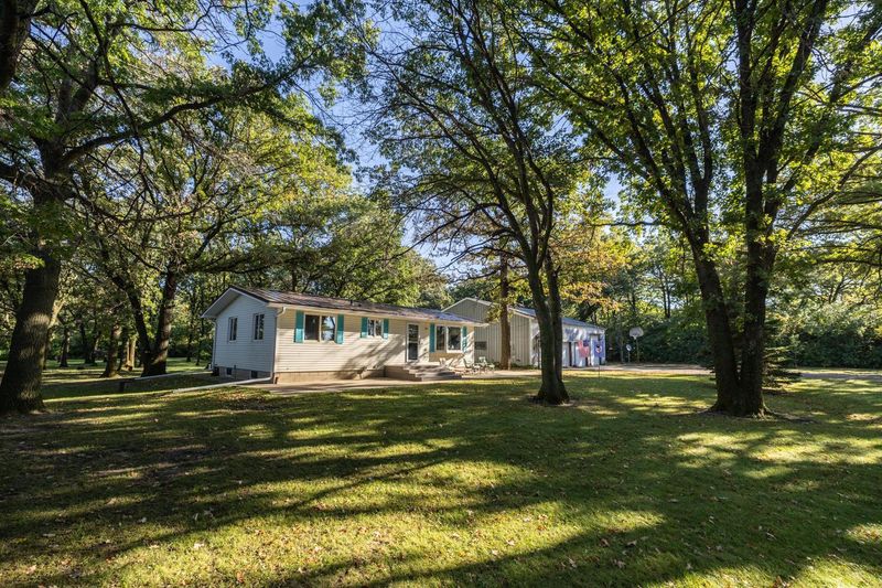 58742 300th St, Waltham, MN 55982