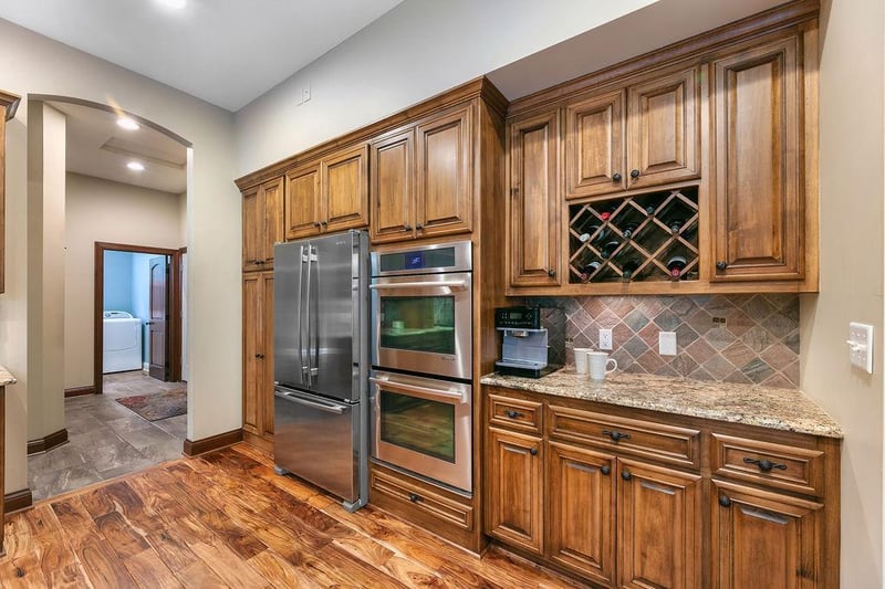 8973 Whisper Creek Trl, Greenfield, MN 55373