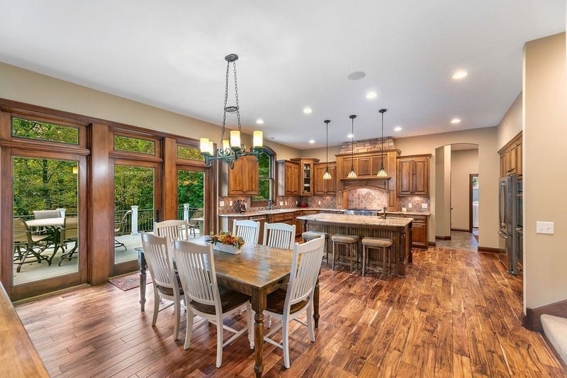8973 Whisper Creek Trl, Greenfield, MN 55373