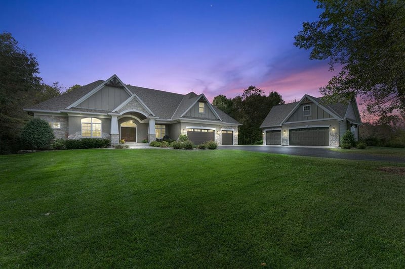 8973 Whisper Creek Trl, Greenfield, MN 55373