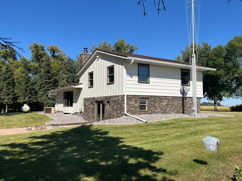 16401 County Road 11, Sacred Heart, MN 56285