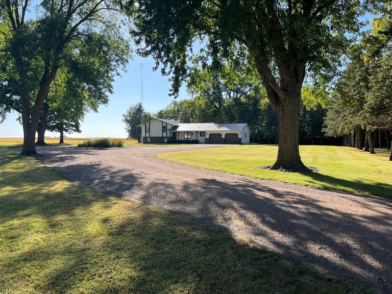 16401 County Road 11, Sacred Heart, MN 56285