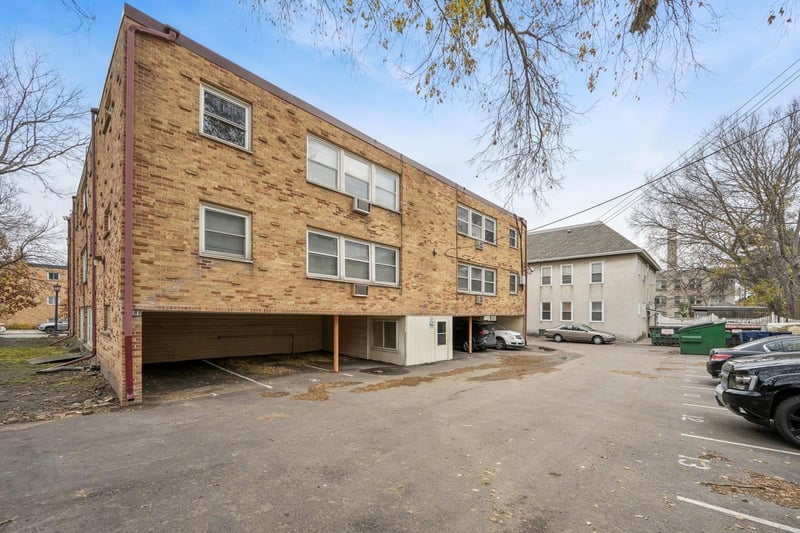 1910 Colfax Ave S, Minneapolis, MN 55403