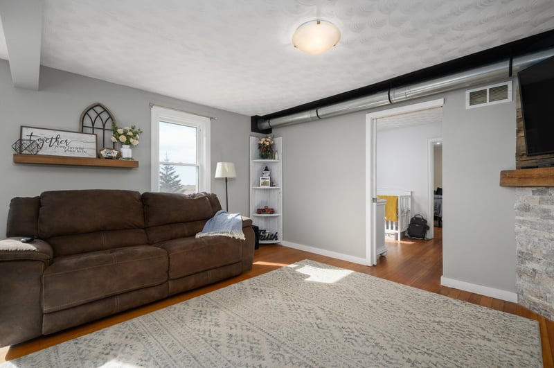 28209 NW 650th Ave, Sargeant, MN 55973