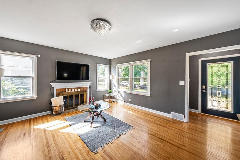 6921 Knox Ave S, Minneapolis, MN 55423