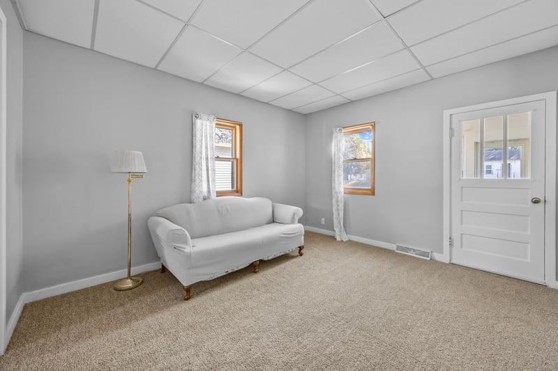 210 Elm St NE, Sleepy Eye, MN 56085