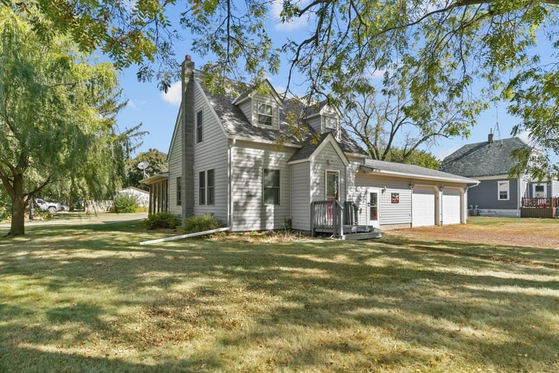 301 E Woodman St, Jeffers, MN 56145
