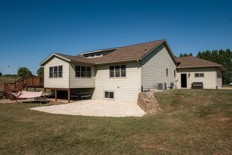 N12991 Larkspur Rd, Trempealeau, WI 54661