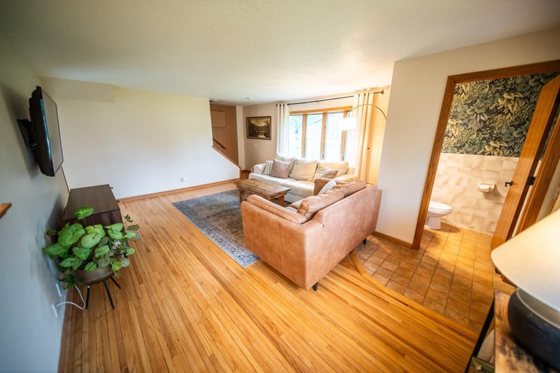 240 1st Ave Ne, Oronoco, MN 55960