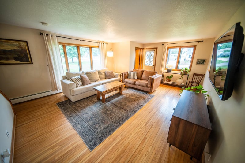 240 1st Ave Ne, Oronoco, MN 55960