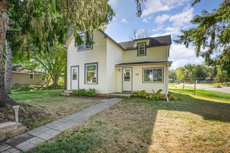 420 Saint Mary St, Elko New Market, MN 55054
