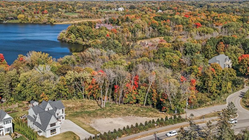 1040 Old Long Lake Rd, Wayzata, MN 55391