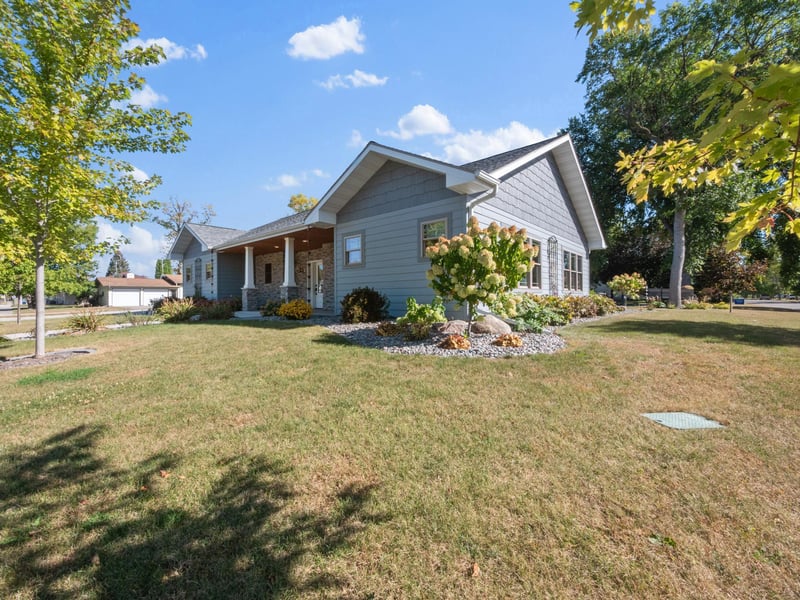 102 8th St N, Wheaton, MN 56296