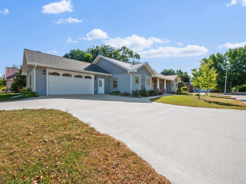 102 8th St N, Wheaton, MN 56296