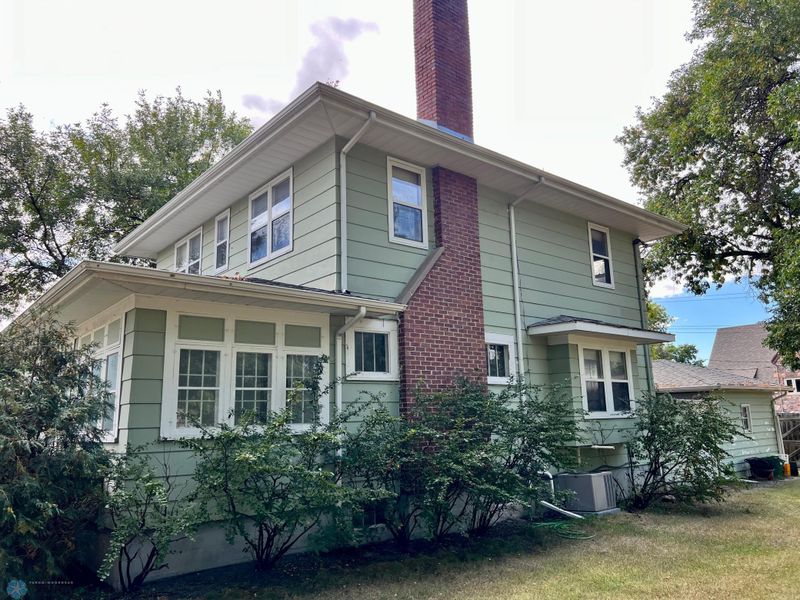301 4th St NE, Barnesville, MN 56514