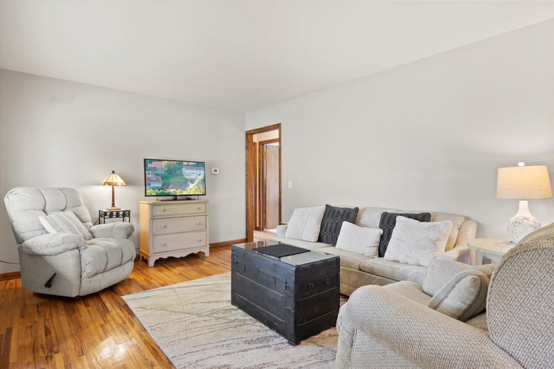 5600 Osgood Ave N, Oak Park Heights, MN 55082