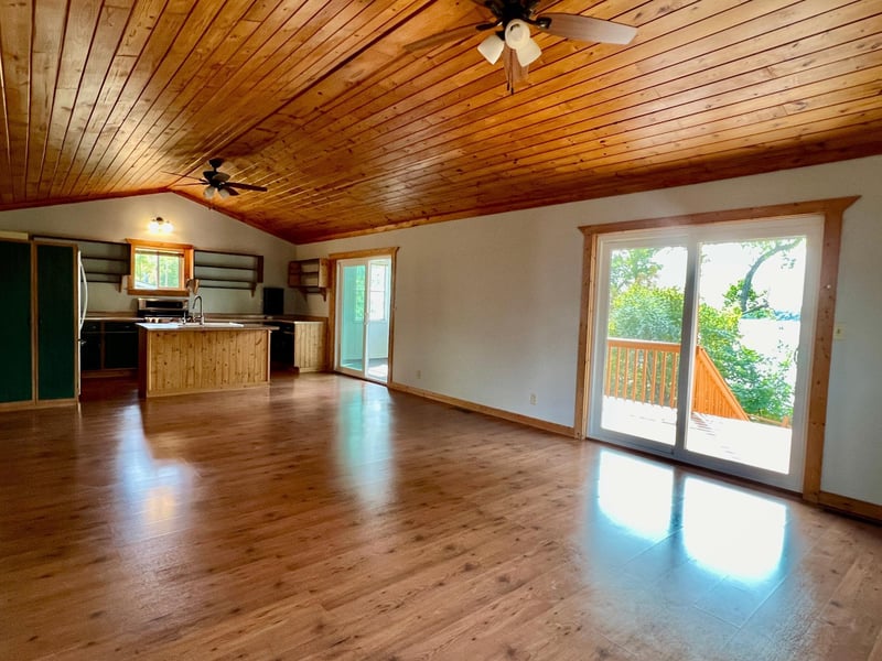 82799 Sidney St, Clinton, MN 56225