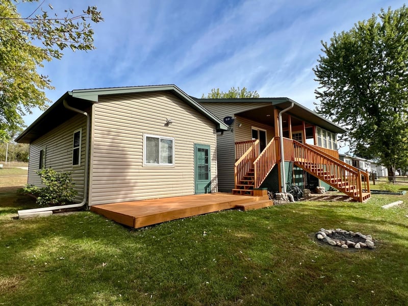82799 Sidney St, Clinton, MN 56225