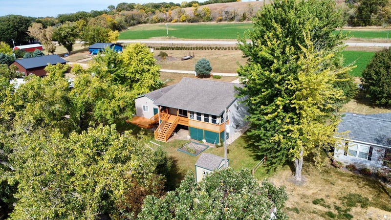 82799 Sidney St, Clinton, MN 56225